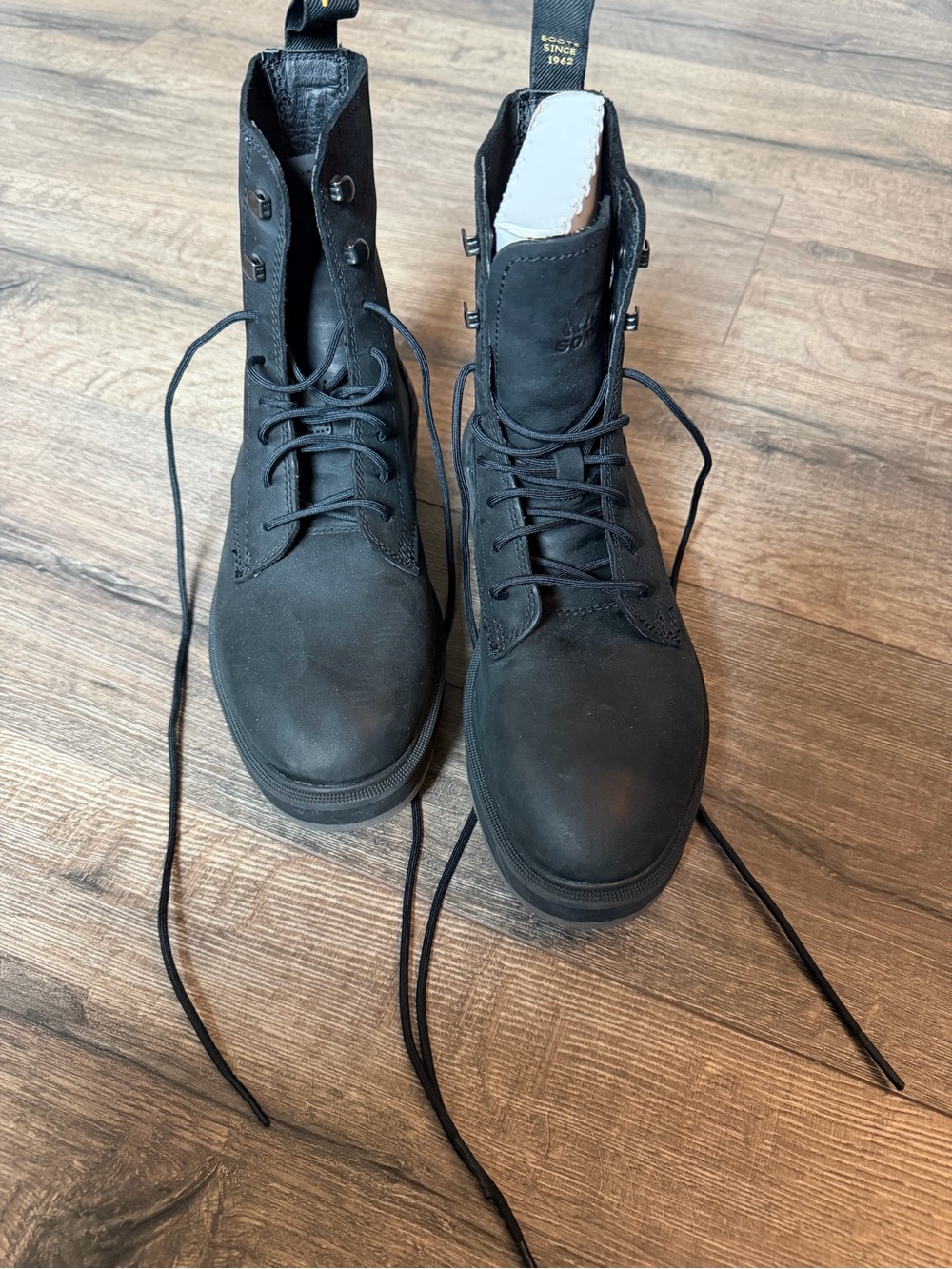 Black Sorel Hi Line boots